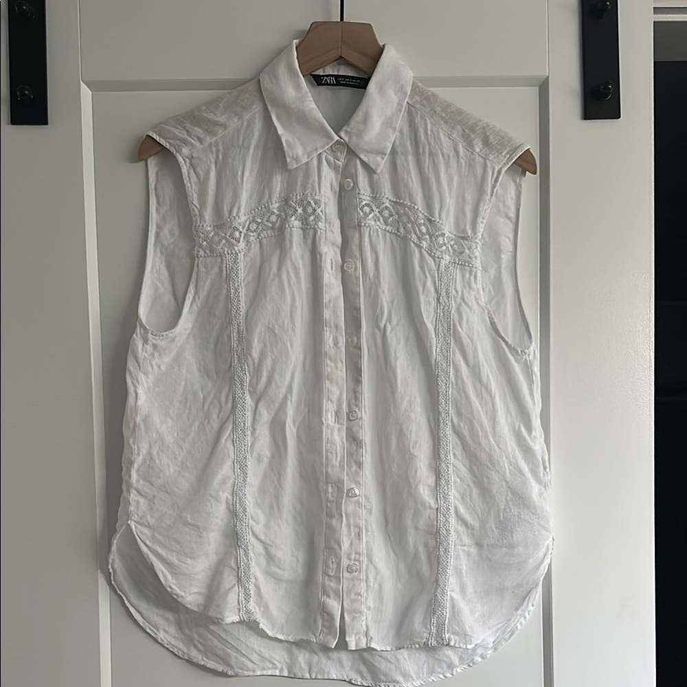 Zara White Sleeveless Button Down Shirt